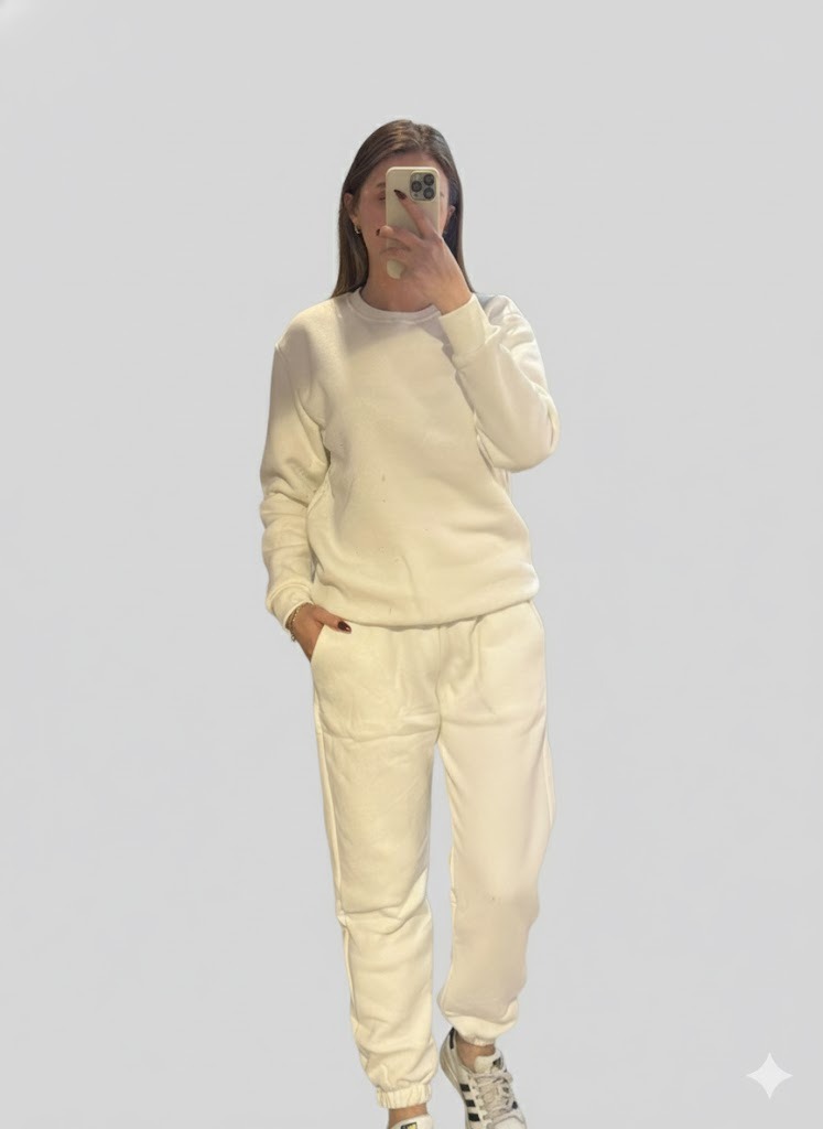 Beyaz eşoftman takımı